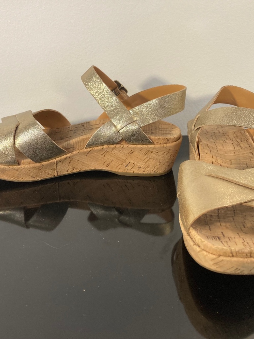 Metallic gold Kork-Ease sandals size 8 - Picture 2 of 10
